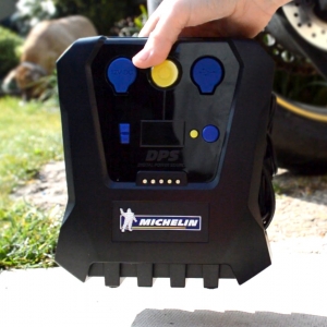 Bơm điện MICHELIN 12266 BH 24 tháng